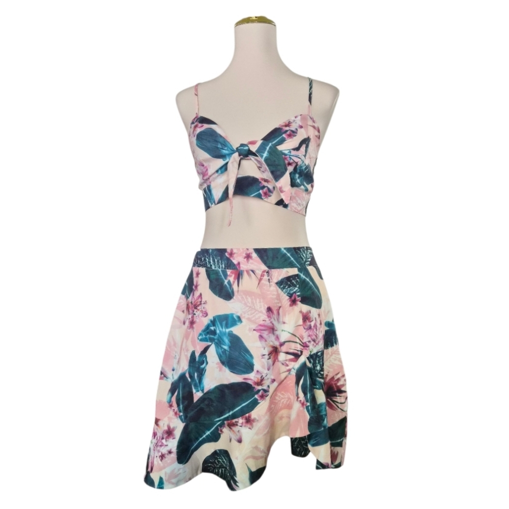 L’Atiste by Amy Aura Tropical Floral Two Piece Set Size Large NWT Crop Top Asymm